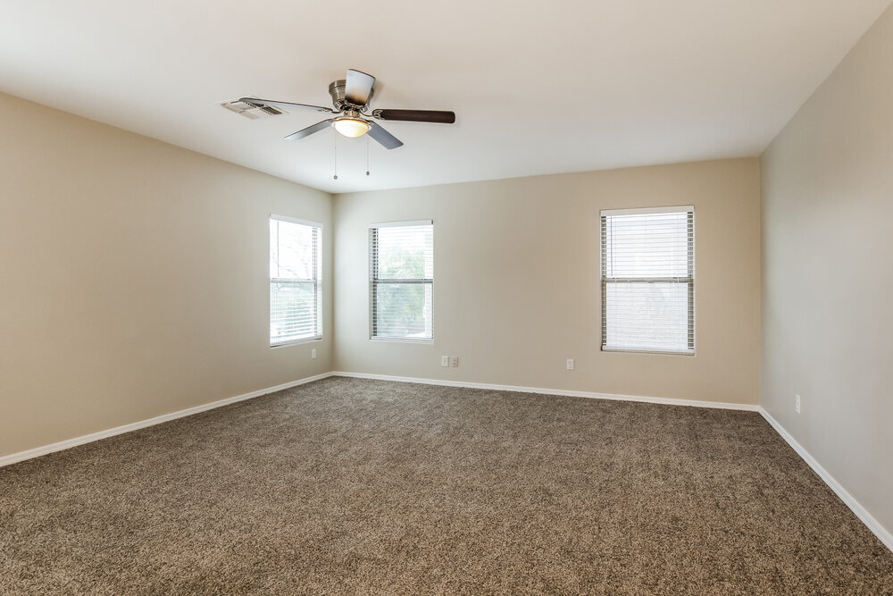 Building Photo - 2255 E Parkside Ln