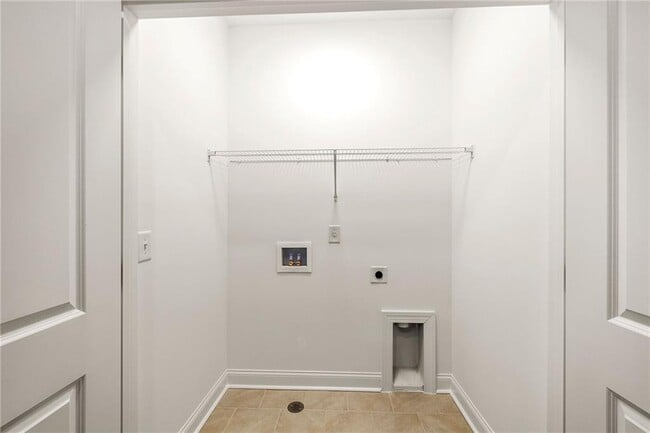 Building Photo - 532 Healy Dr