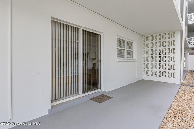 Building Photo - 4800 Ocean Beach Blvd