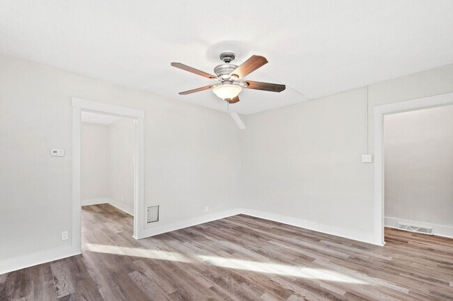 Building Photo - Stunning 3 bedroom home in Ambridge available August 1!