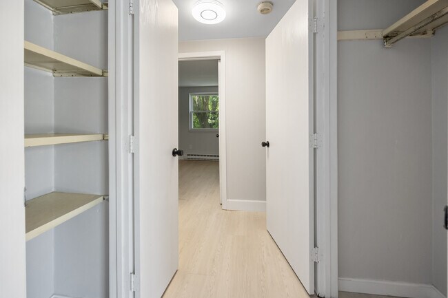 Building Photo - 15 Kimberly Ln