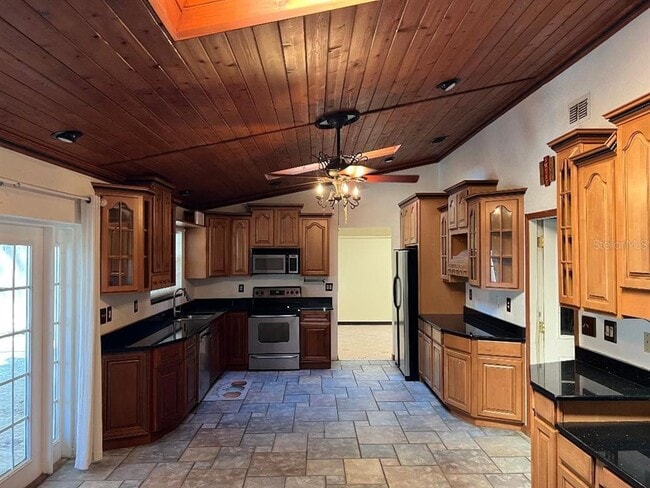 Building Photo - 200 Arbor Dr W