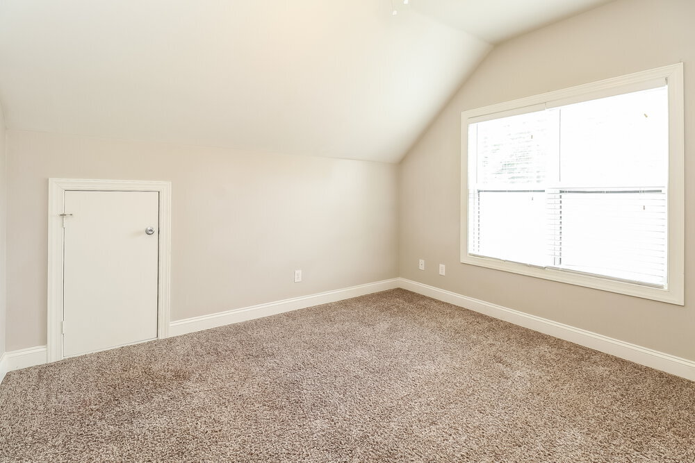 Building Photo - 8638 Castle Cliff Dr
