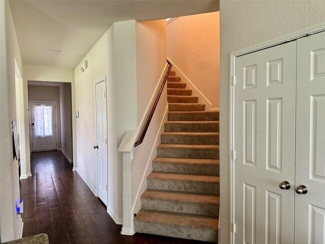 Building Photo - 18622 Each Elm Way