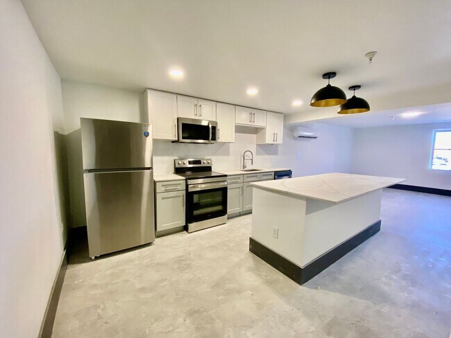 Building Photo - 116 E Randolph Ave