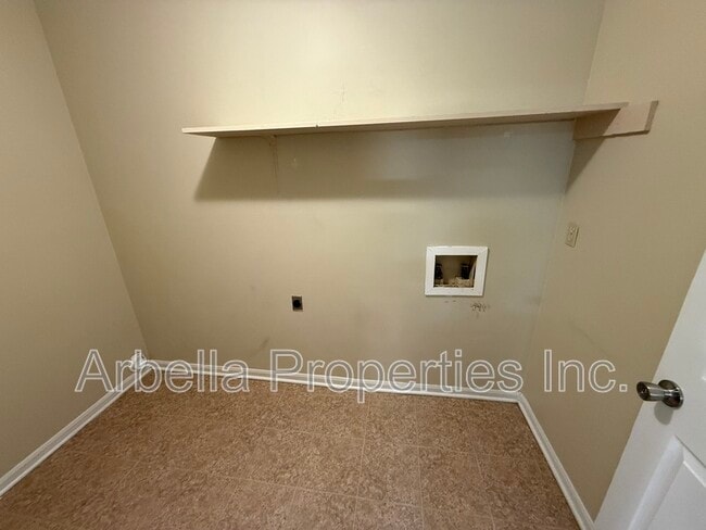 Building Photo - 103 Beech St