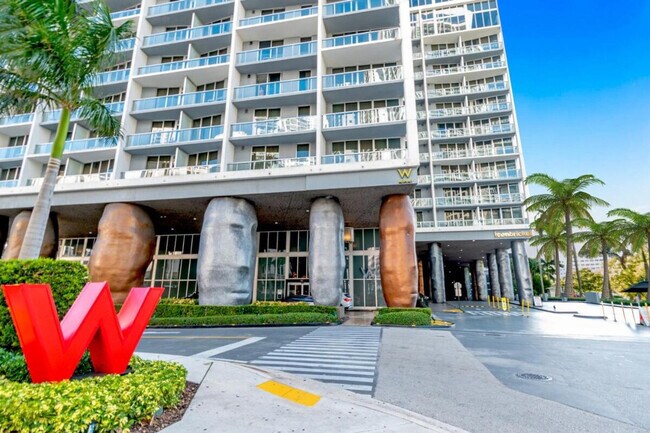 Building Photo - 485 Brickell Ave