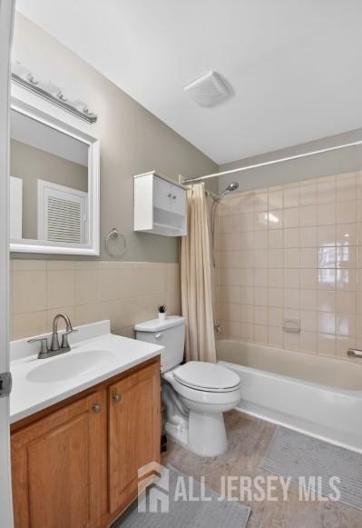 Building Photo - 317 Vasser Dr