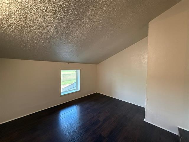 Building Photo - 9696 Walnut St