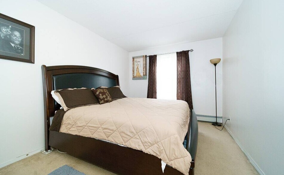 Building Photo - 136 W 117th St