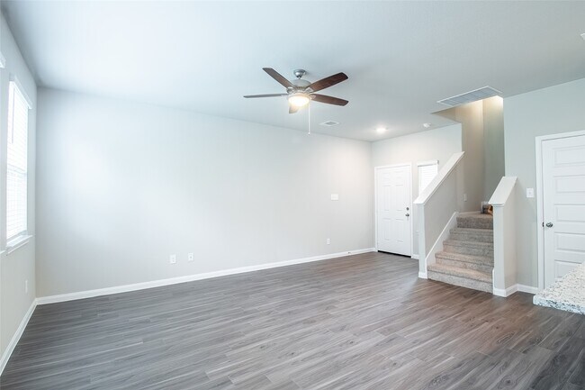 Building Photo - 2413 Tavo Trails Dr