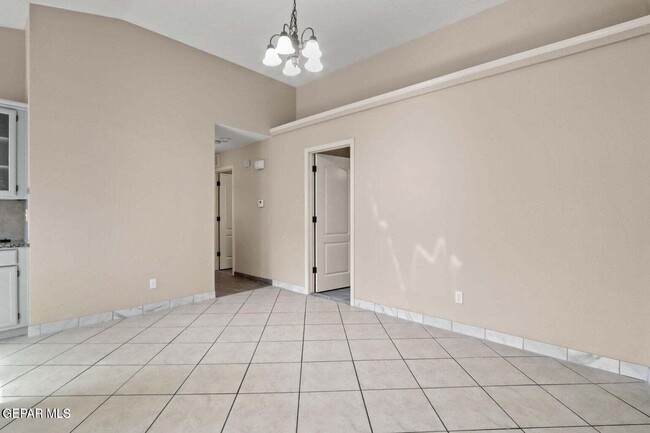 Building Photo - 804 Desert Cactus Dr