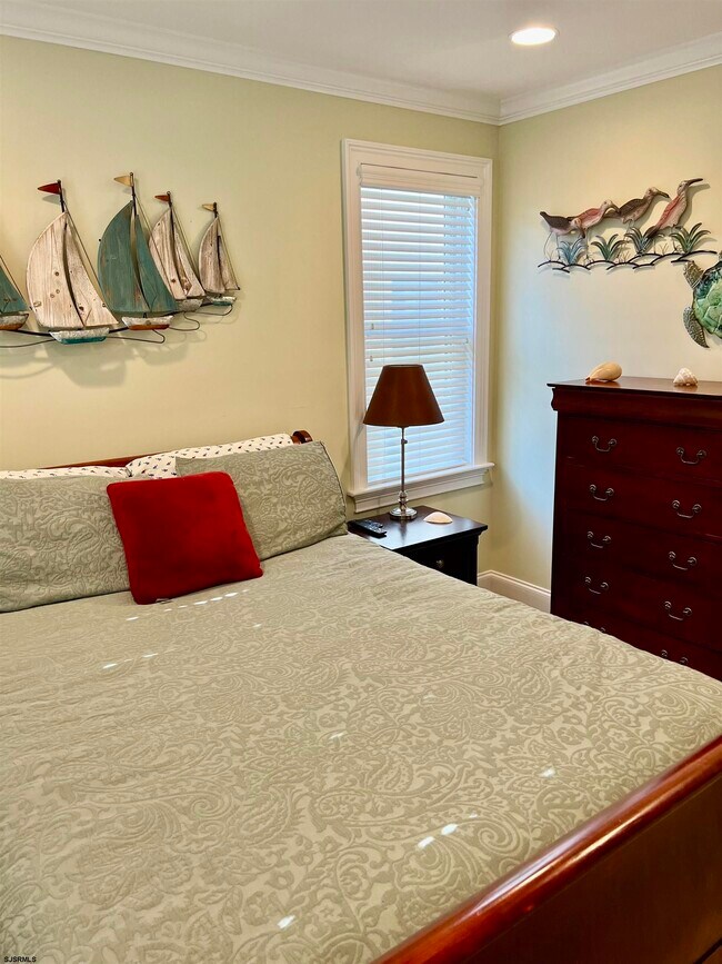 Building Photo - 7611 Ventnor Ave