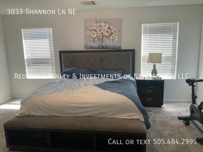 Building Photo - 3033 Shannon Ln NE