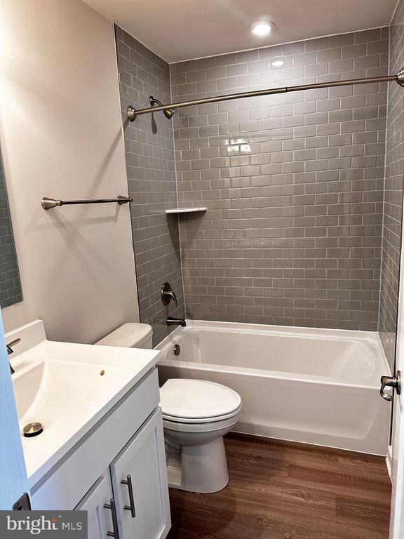 Building Photo - 30 Trotting Rd