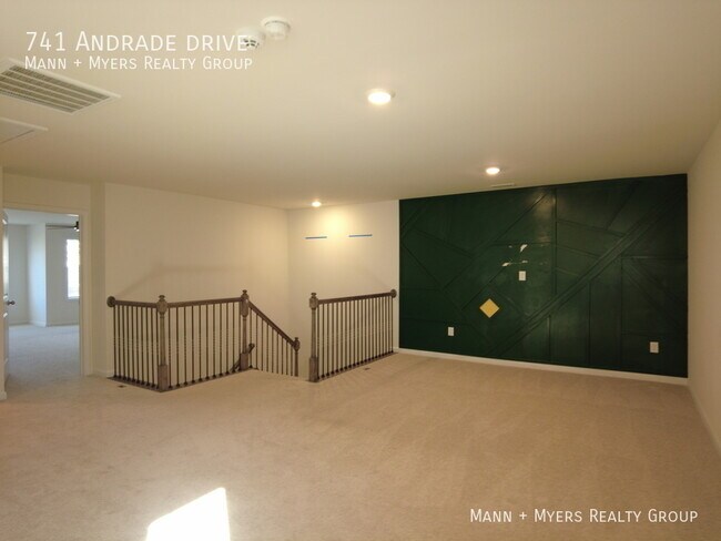 Building Photo - 741 Andrade Dr