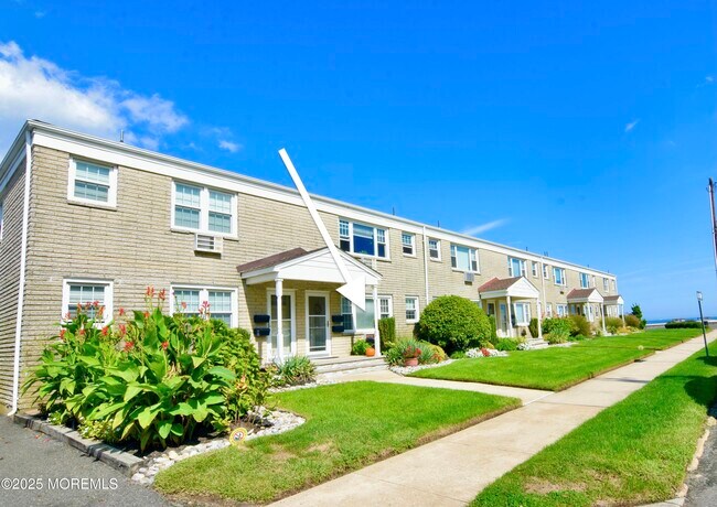 Building Photo - 1304 Ocean Ave N