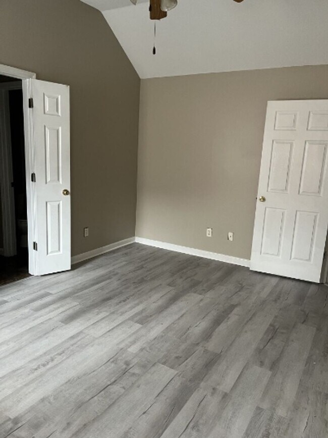 Building Photo - Charming 3-Bedroom Home in Memphis – Styli...
