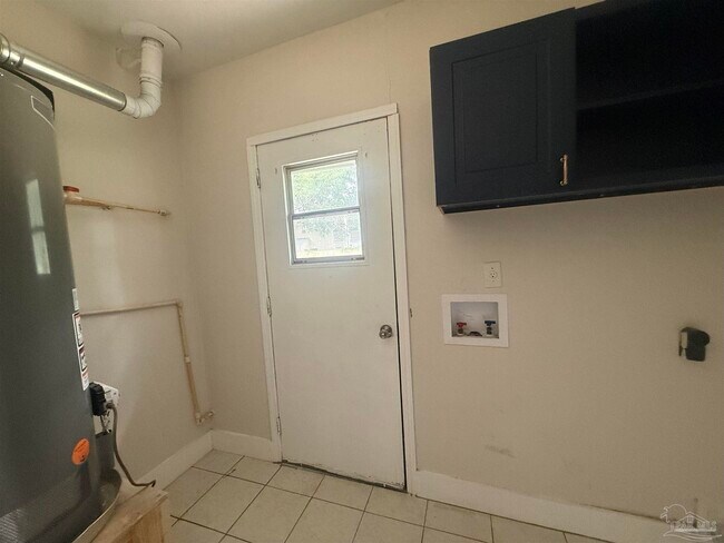 Building Photo - 6550 Allyn Way