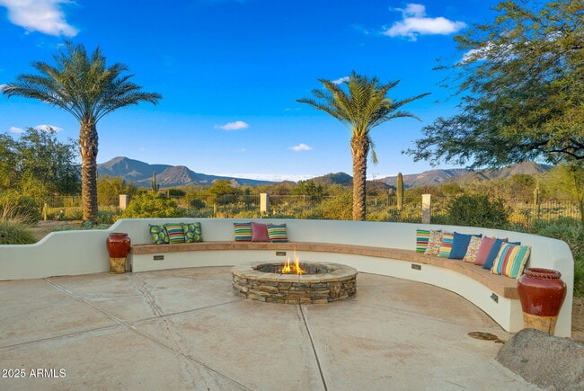 Building Photo - 5910 E Cielo Run S