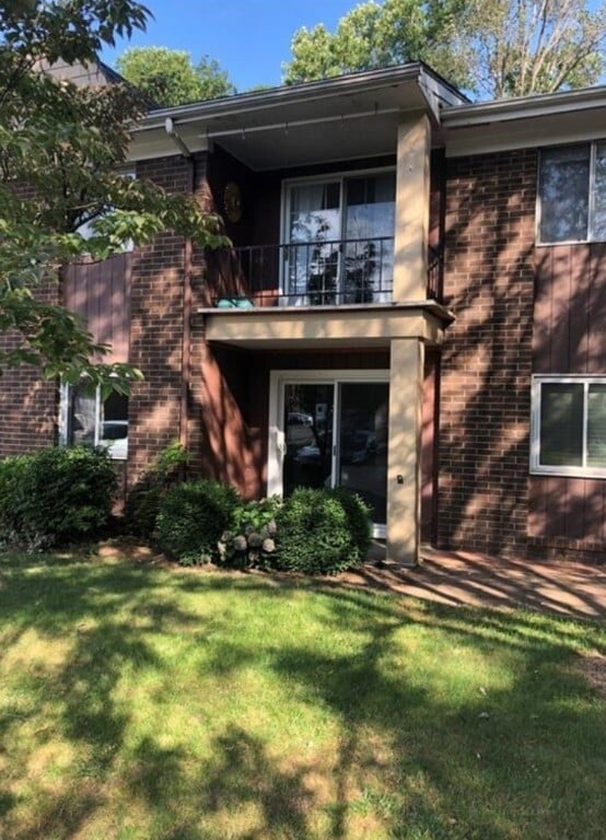 302 Presque Isle Blvd 302 Presque Isle Blvd Erie PA 16505 Apartment