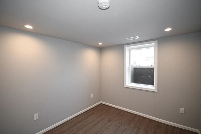 Building Photo - 1800 5th St NW