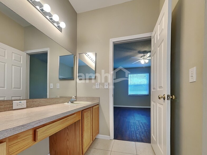 Building Photo - 1345 Brooke View Dr