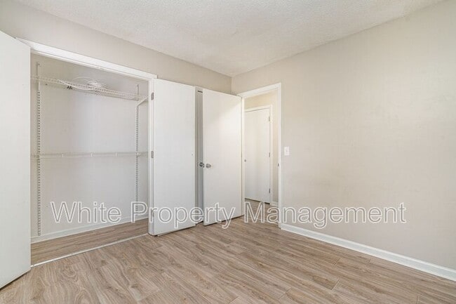 Building Photo - 6165 Meadow Rose Ln