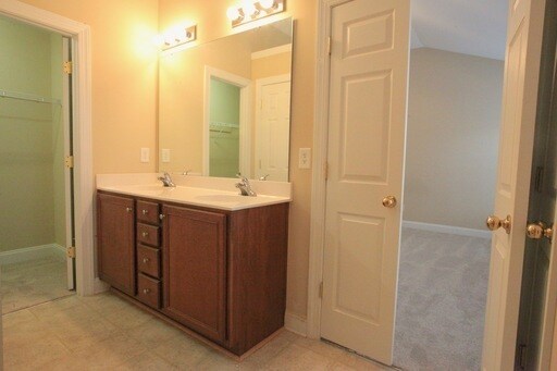 Building Photo - Hard to find Rental in Bonterra!!!