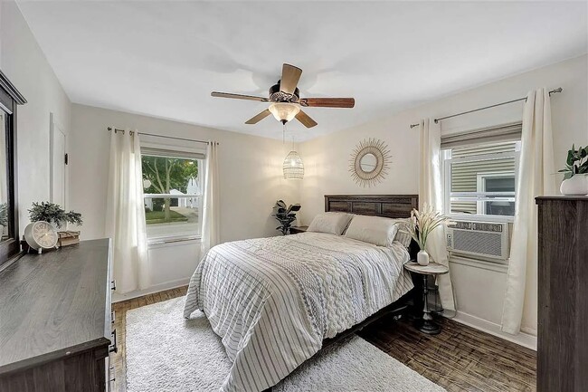 Building Photo - 524 La Plant St