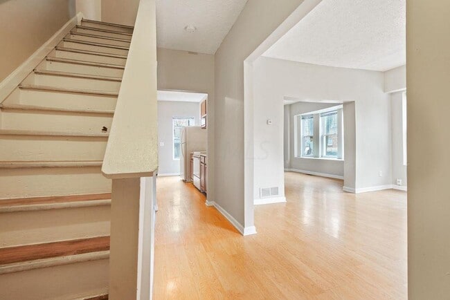 Building Photo - 320-322 E 12th Avenue