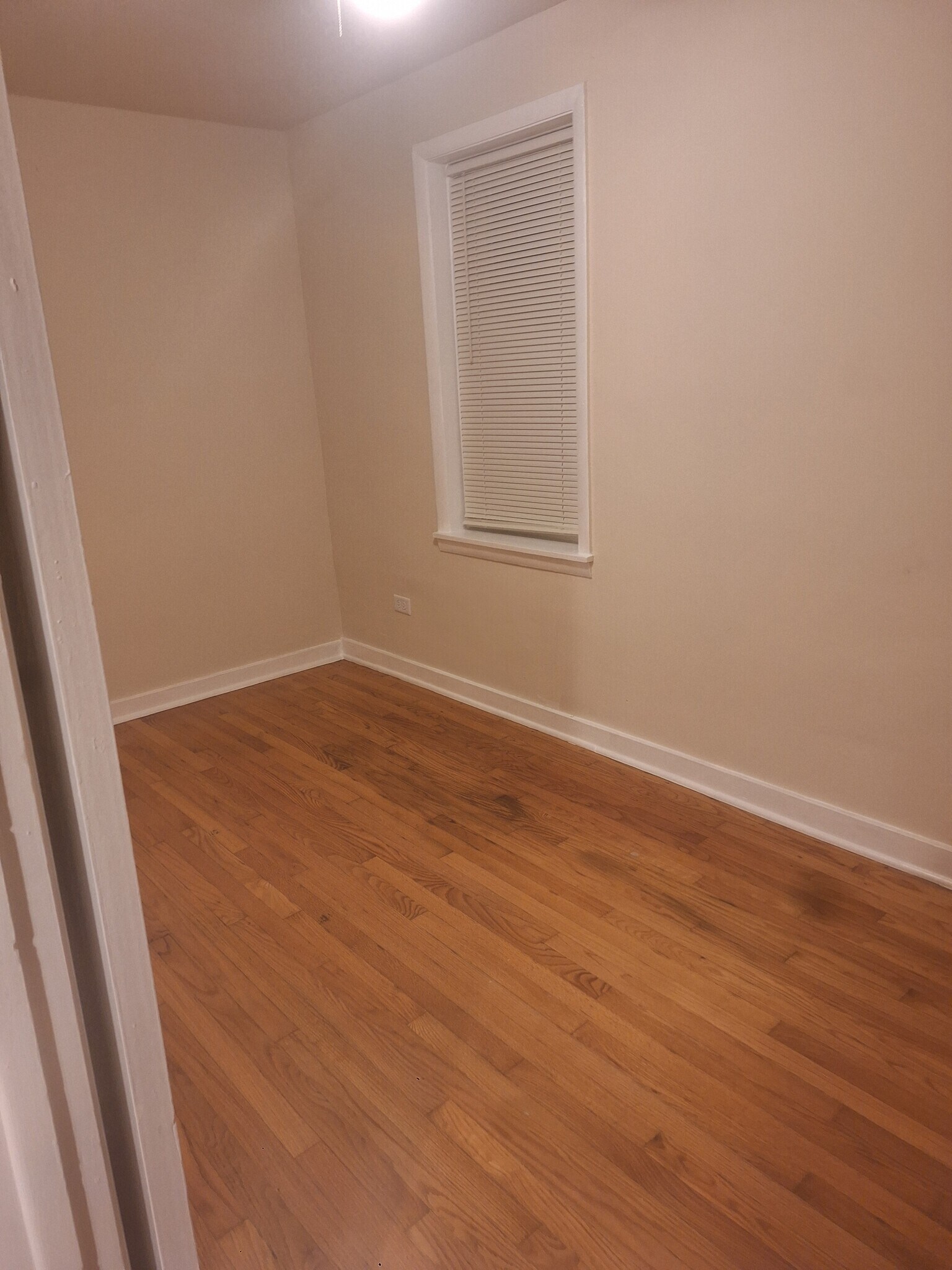 Bed 2 - 4546 S Rockwell St