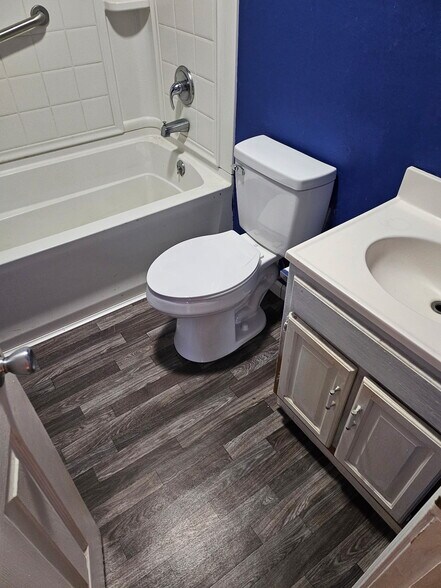 Building Photo - 21 Hickory Cir