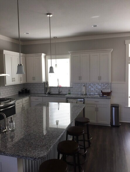 Kitchen with main sink under window - 14890 Granada Dr