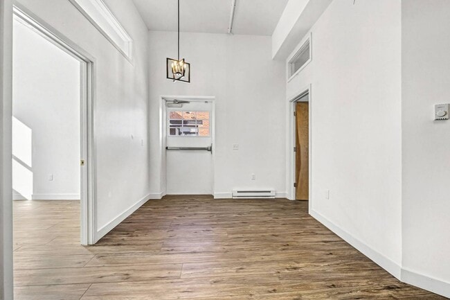 Building Photo - 414 Union St