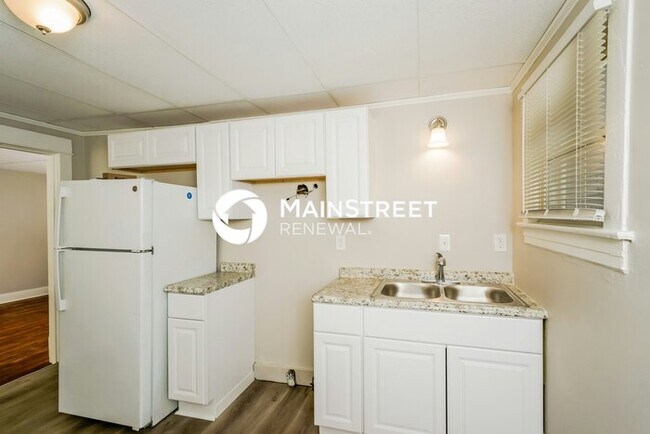 Building Photo - 3 Bedroom Pet-Friendly Home in Louisville,...