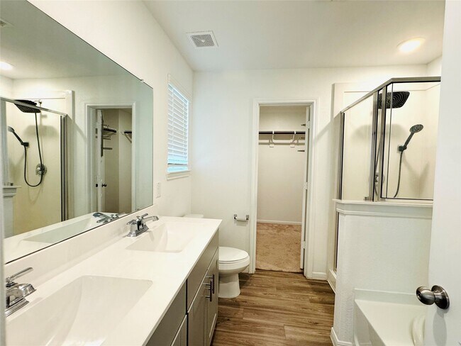 Building Photo - 1040 Greenshank Dr