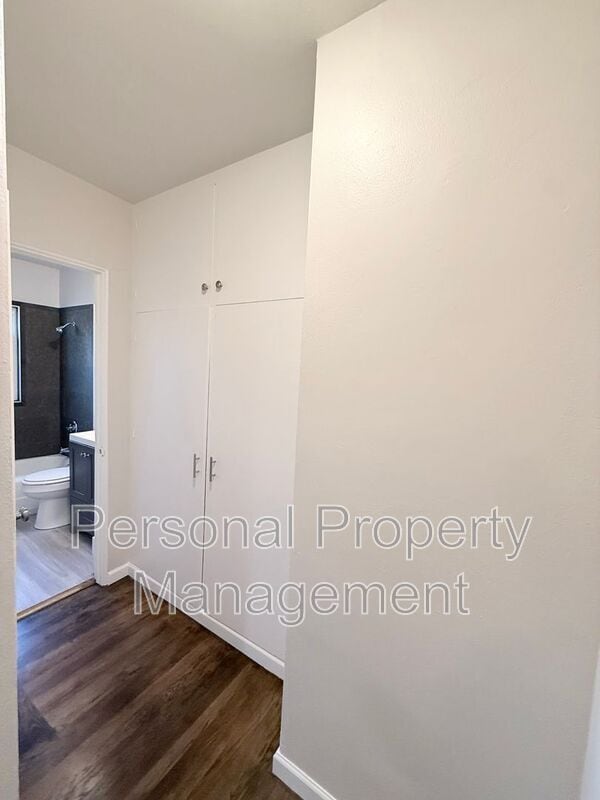 Building Photo - 1103 W St