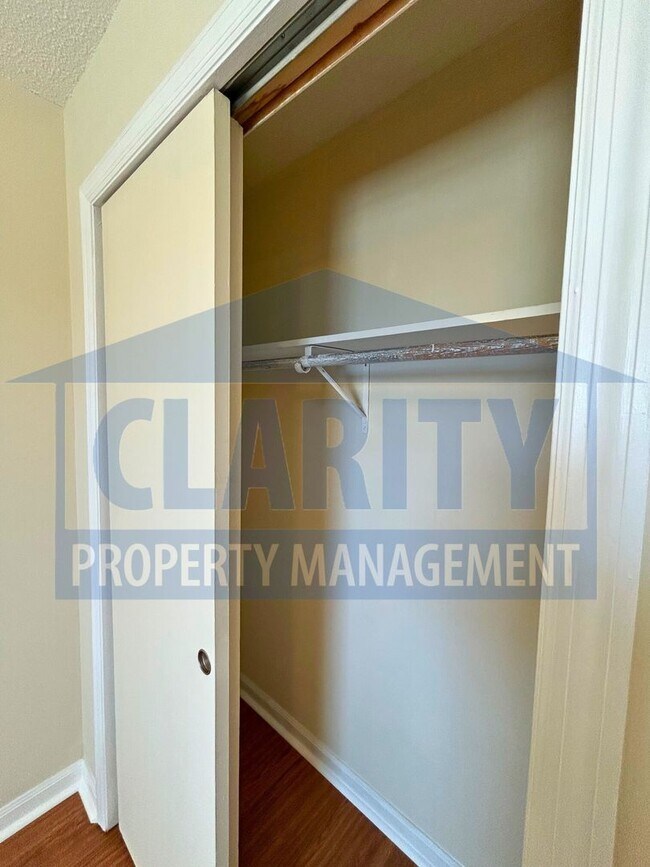 Building Photo - ***1/2 OFF 1ST MONTH'S RENT!!!***