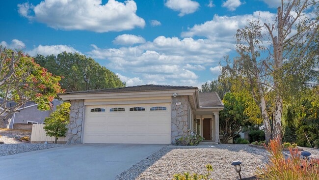 Building Photo - Charming Home for Now Leasing in Thousand Oaks!