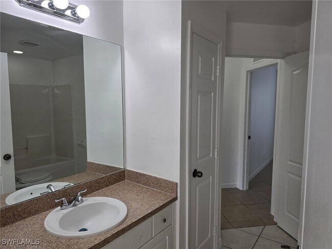 Building Photo - 4325 Garden Blvd