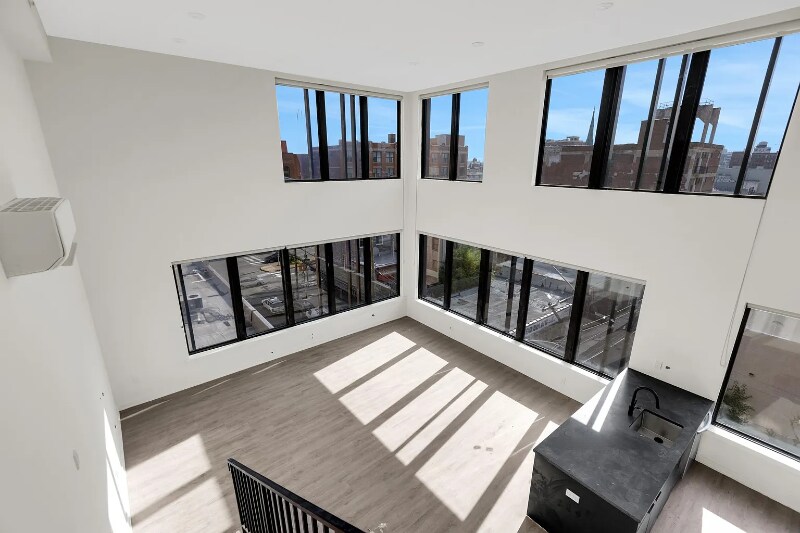 Building Photo - 500 N 13th St