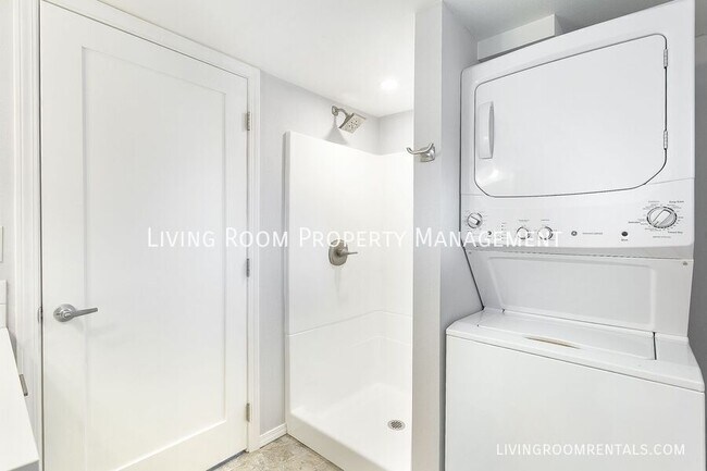 Building Photo - 4124 SE 11th Ave