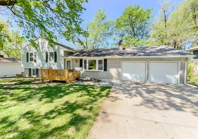 Building Photo - 7808 Crescent Ave