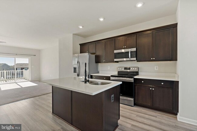 Building Photo - 66 National St