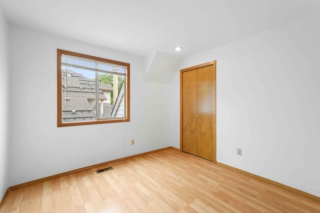 Building Photo - 12323 SW Millview Ct