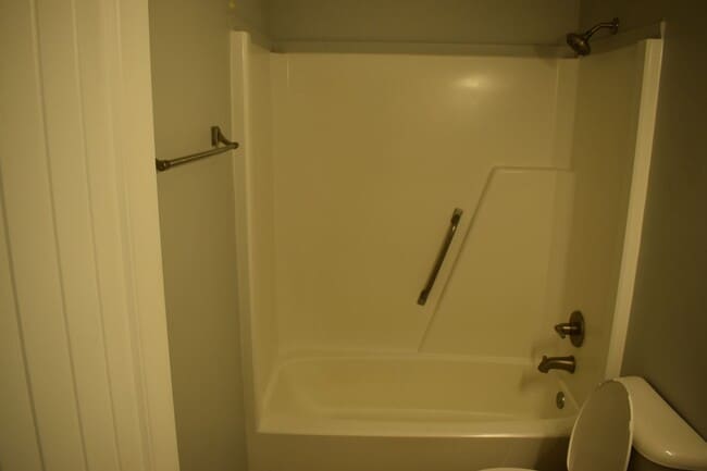 Building Photo - Home Available for Rent