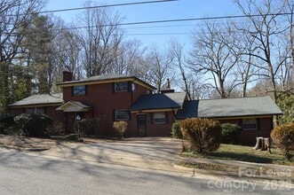 Building Photo - 516 S Green St