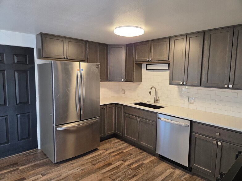 Building Photo - 1547 Hot Springs Ave