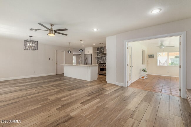 Building Photo - 1829 W Orchid Ln